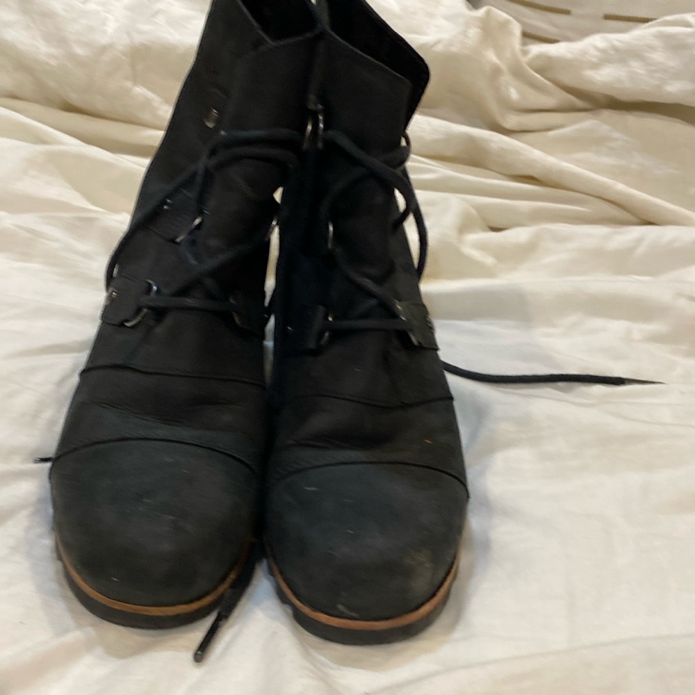 Sorel black heeled booties